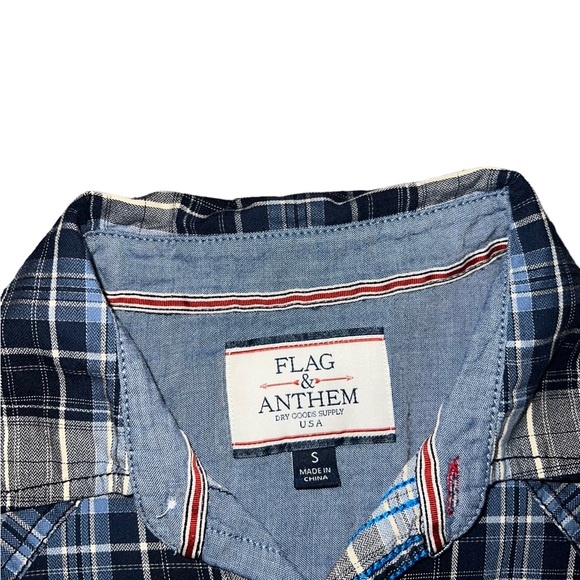 Flag & Anthem Blue Plaid Long Sleeve Button Up Shirt Men’s Size Small - Picture 3 of 3